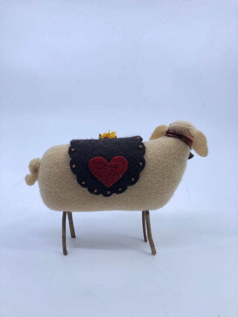 PRIMITIVE PLUSH SHEEP.