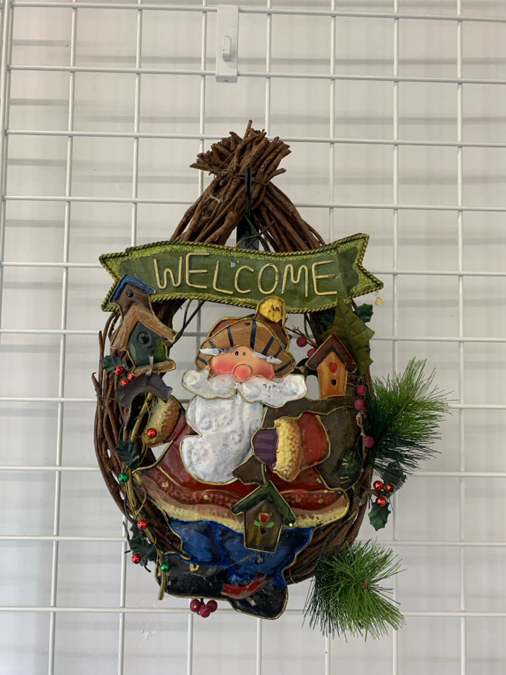 METAL SANTA WELCOME WREATH.