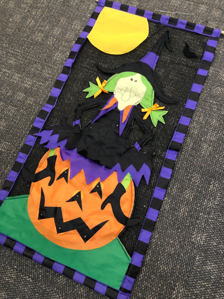 LIGHT UP MESH WITCH FLAG.
