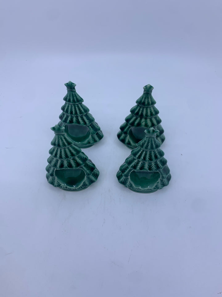 4 CERAMIC GREEN CHRISTMAS TREE NAPKIN RINGS.