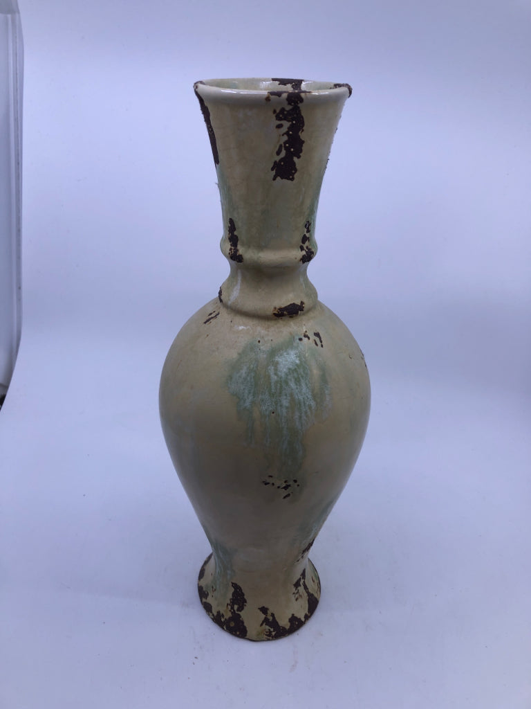 RUSTIC CREAM DECOR VASE CERAMIC.
