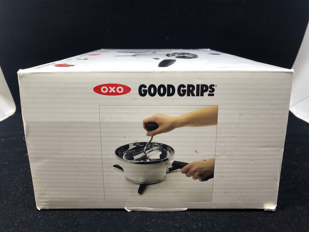 NIB FOOD MILL OXO GOOD GRIPS.