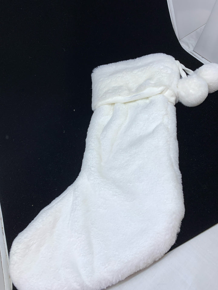 WHITE MARTHA STEWART STOCKING.