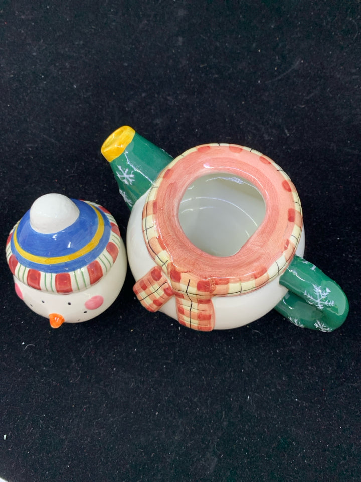 SNOWMAN TEAPOT.