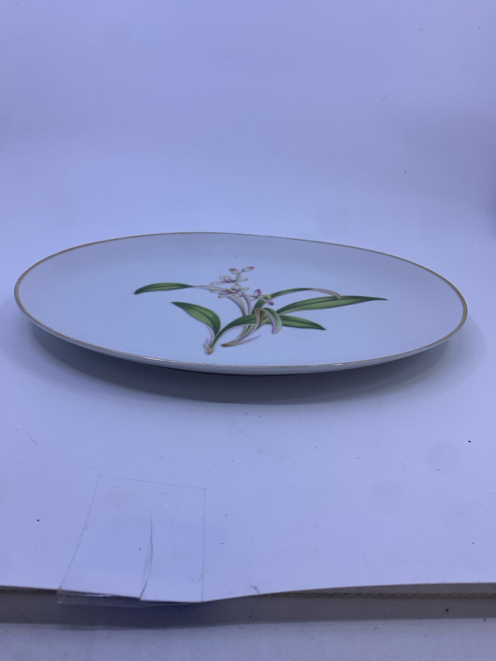 OVAL WHITE PLATTER W/ FLOWER LILLY GOLD RIM.