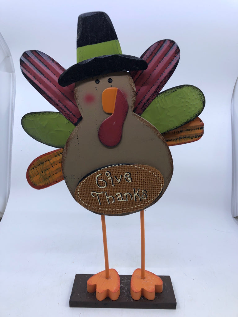 STANDING TURKEY W/ METAL FEATHERS GIVE THANKS.