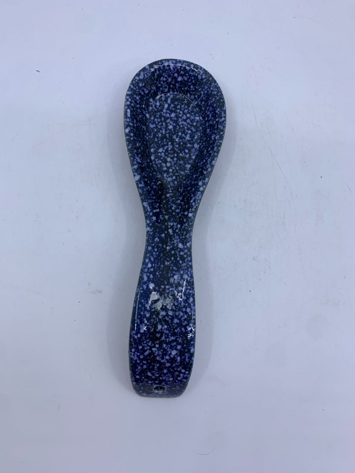 BLUE SPONGED SPOON HOLDER.