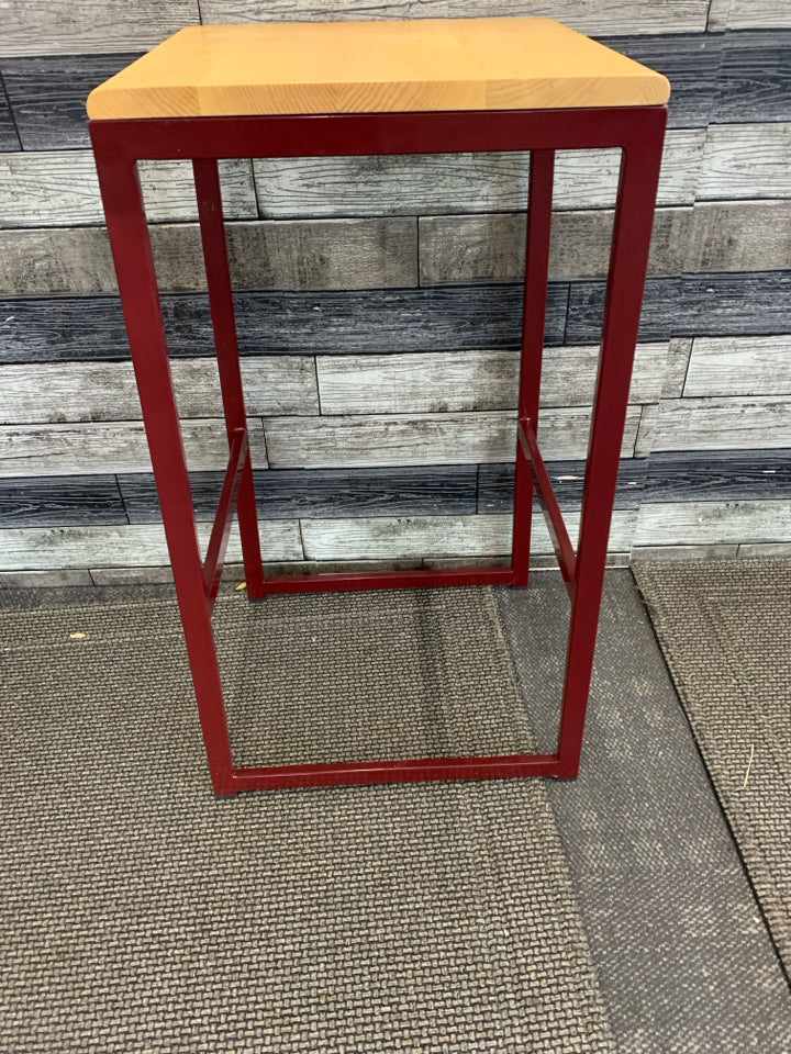 MAROON METAL LEGS W/ WOOD TOP PLANT STAND.