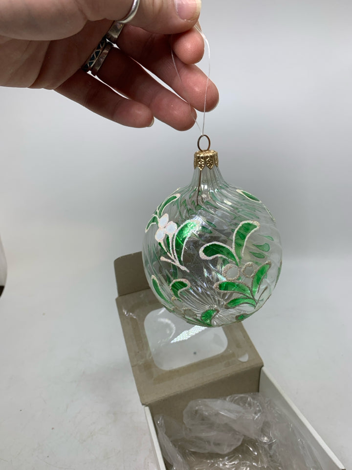 STEINBACH GERMAN BLOWN GLASS IRIDESCENT W/ GREEN LEAVES ORNAMENT IN BOX.