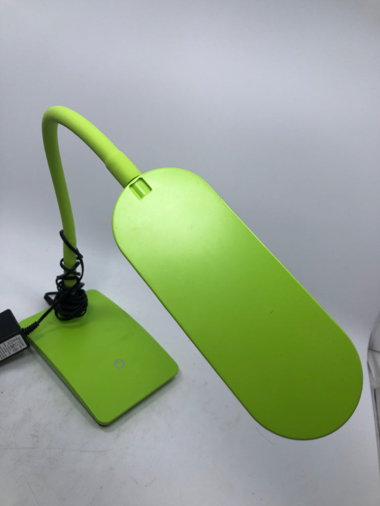 ADJUSTABLE GREEN DESK LAMP.