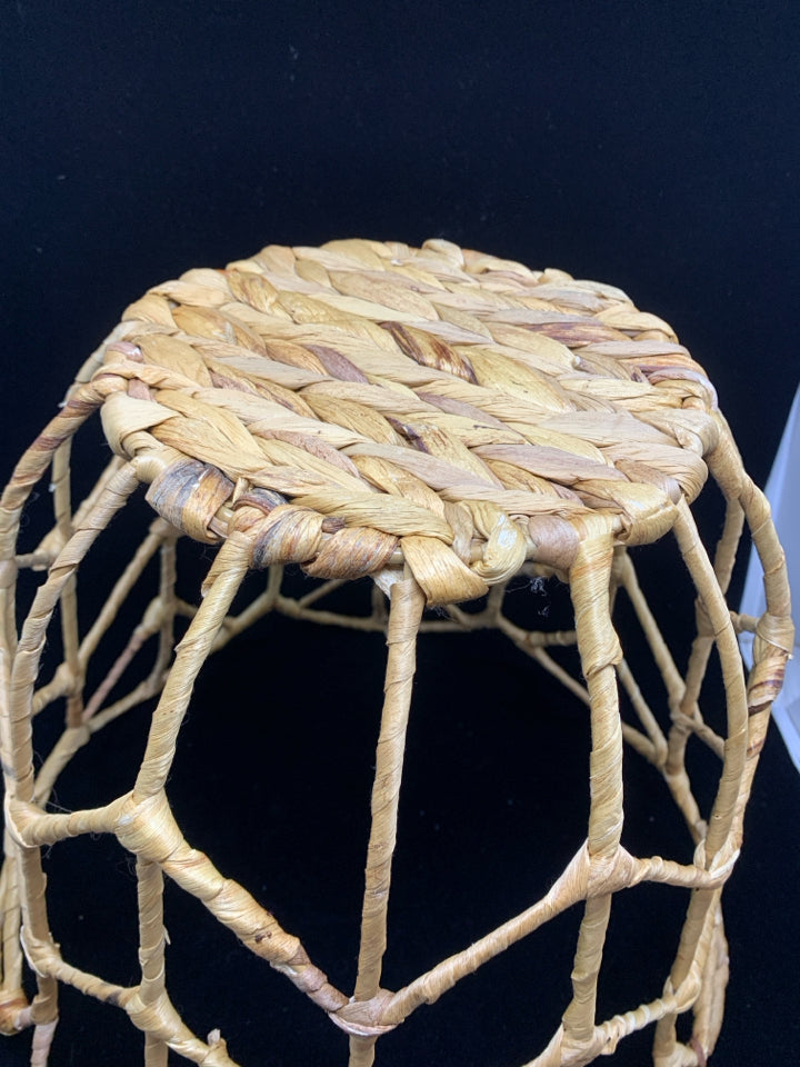TULIP SHAPED WICKER BASKET.