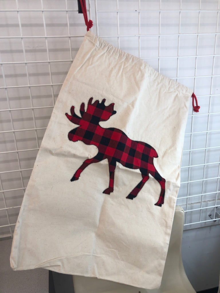 PLAID MOOSE JUMBO GIFT BAG.
