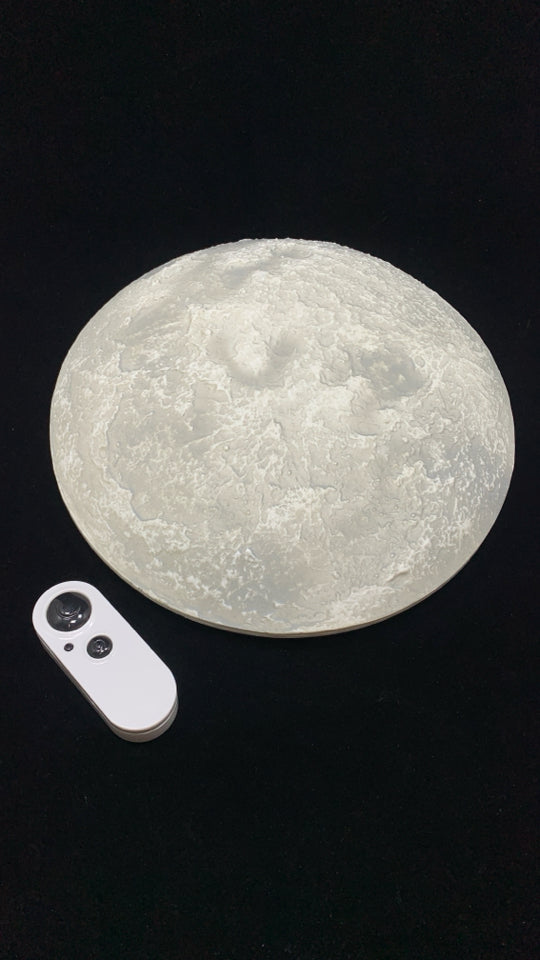 MOON PHASES WALL LIGHT W/REMOTE.
