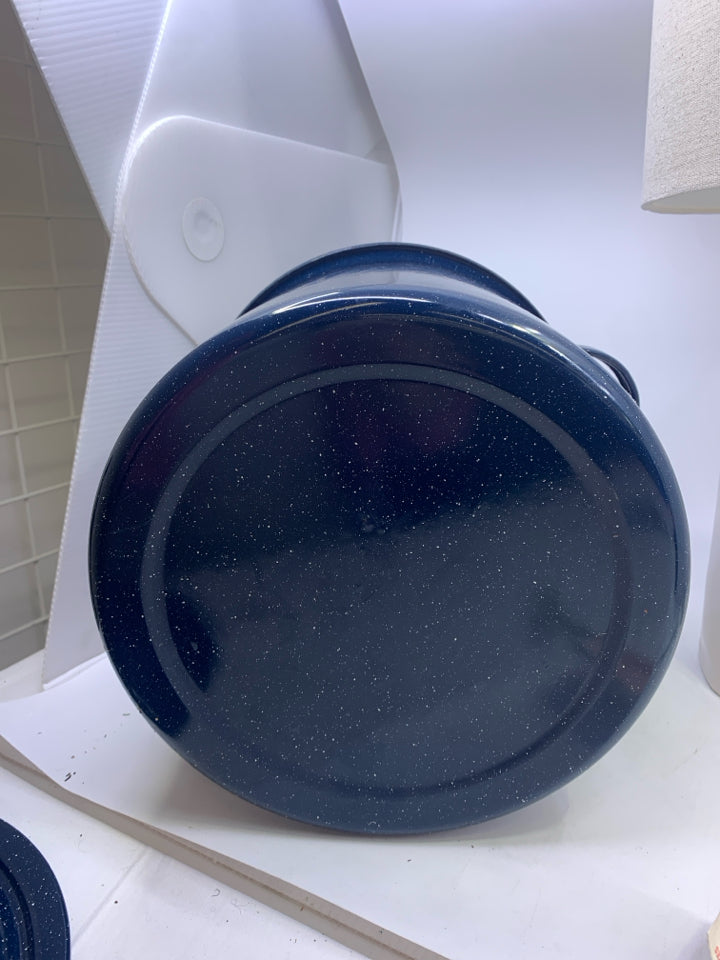 LARGE BLUE ENAMEL STOCK POT.