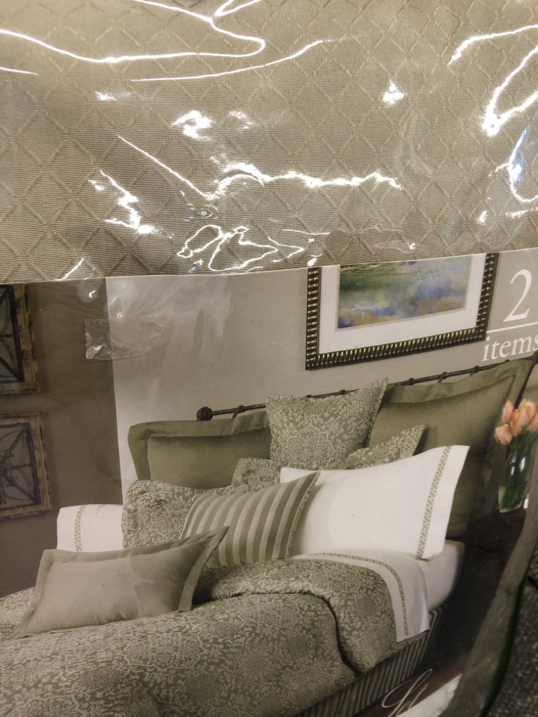 2PC EURO PILLOW SET IN BAG.