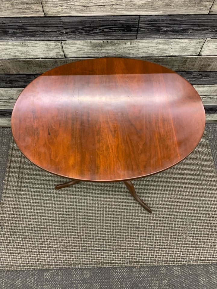 SMALL OVAL FLIP TOP TABLE.