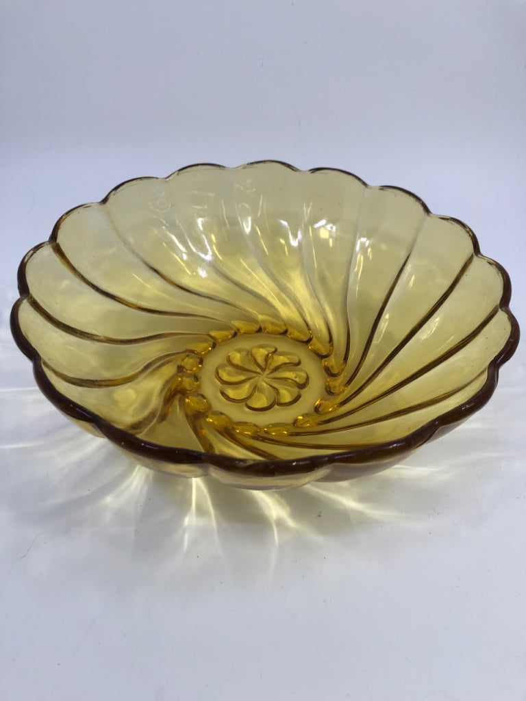 VTG AMBER GLASS BOWL W/WAVY EDGE.