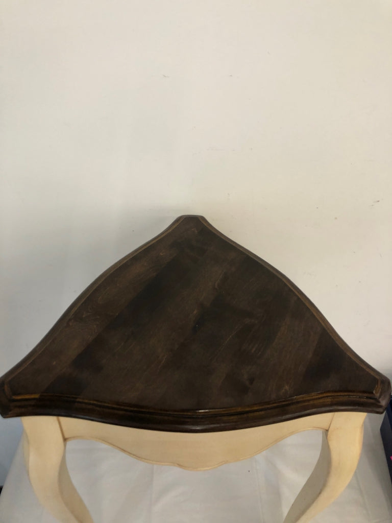 WOOD AND CREAM CORNER TABLE.