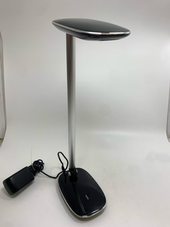 BLACK TOUCH-ON DESK LAMP.