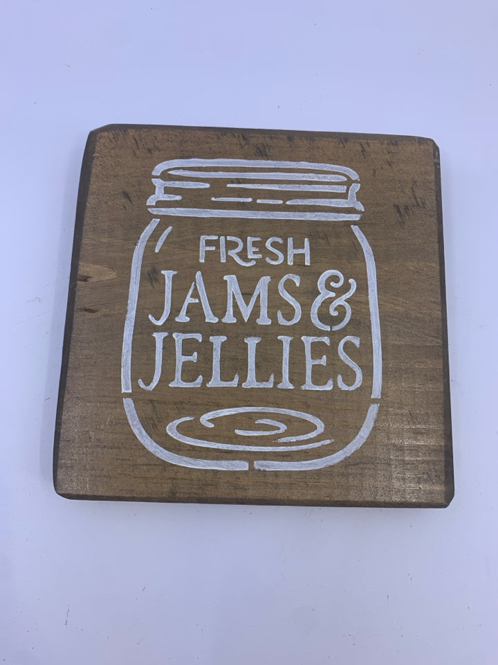 FRESH JAMS & JELLIES WALL ART.