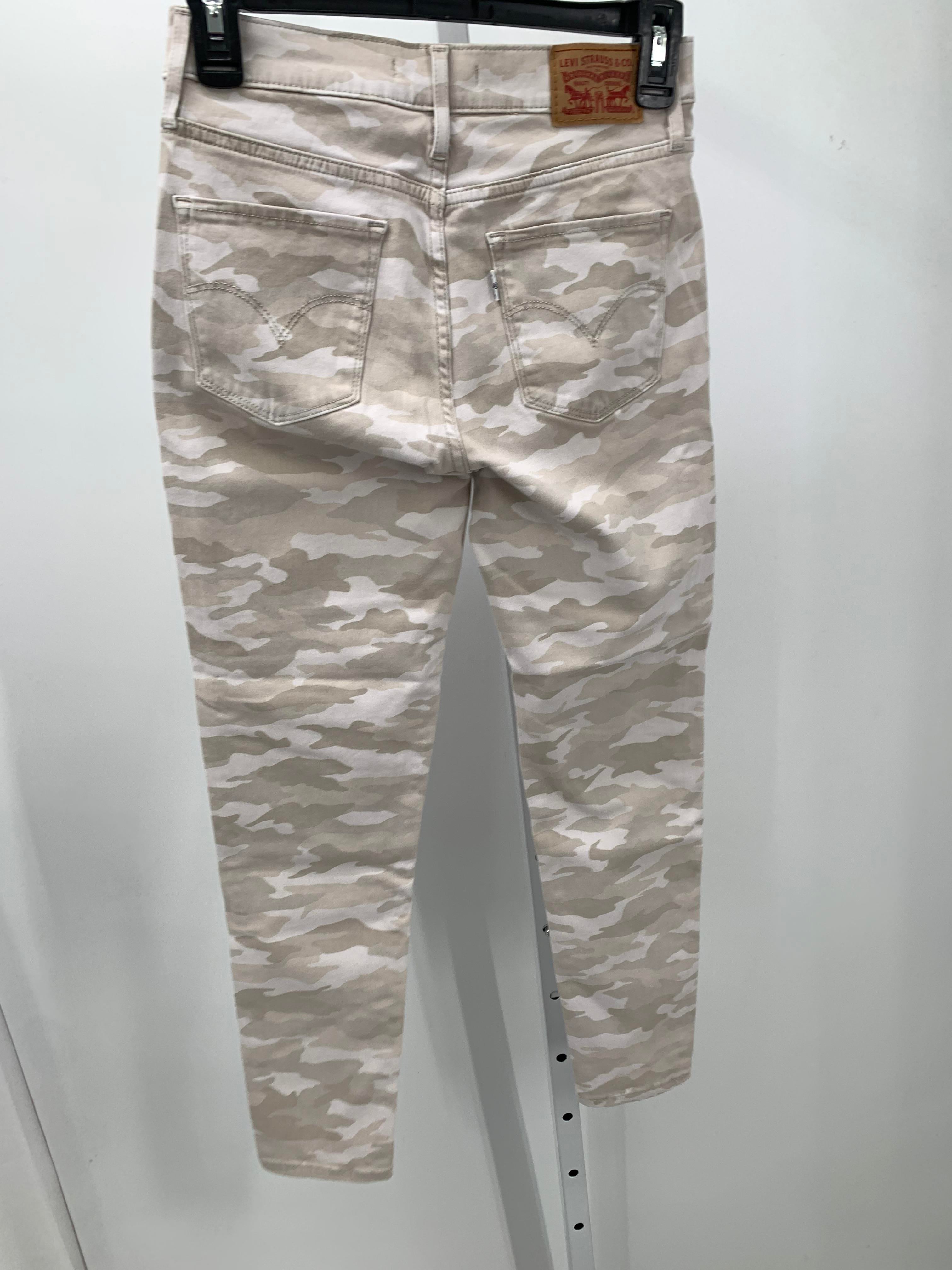 Levis Size 0 Misses Cropped Pants
