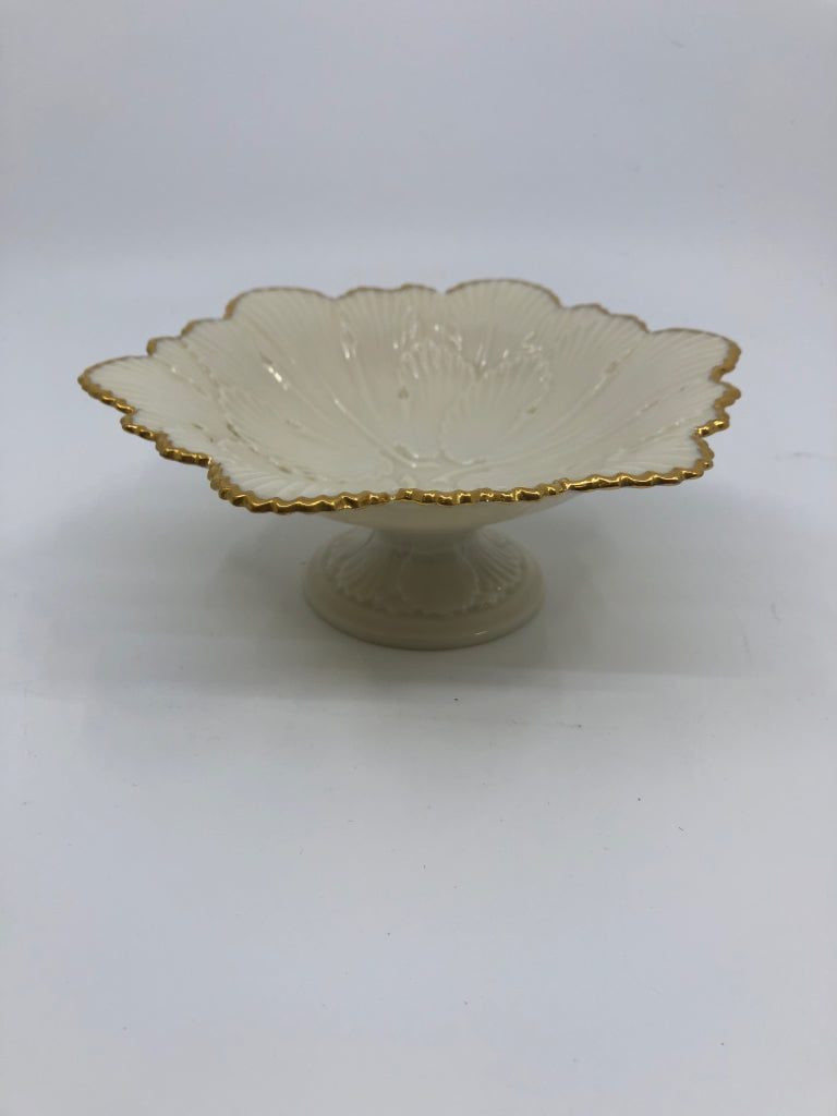FOOTED LENOX BOWL W FEATHER PATTERN.