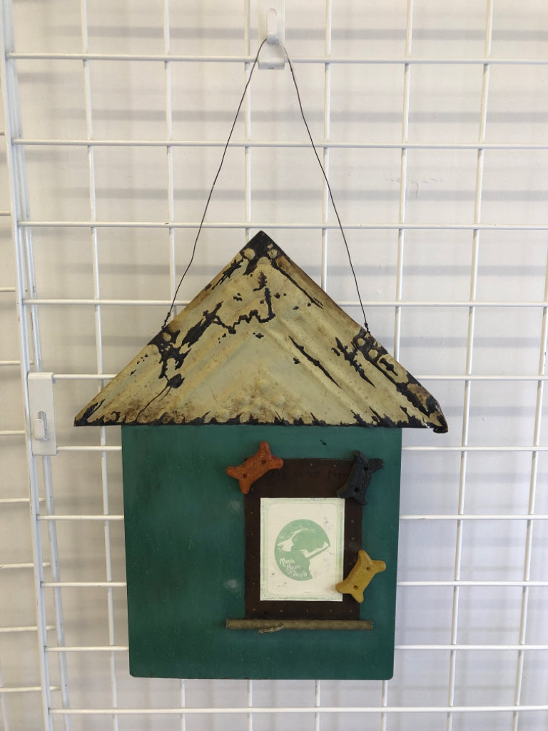 "MANS BEST FRIEND" METAL HOUSE WALL HANGING.