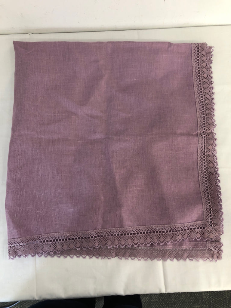 SMALL SQUARE PURPLE TABLE CLOTH.