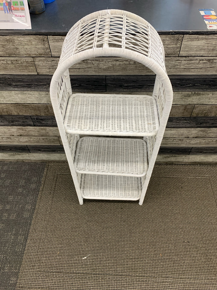 WHITE ARCHED WICKER 3 SHELVES.