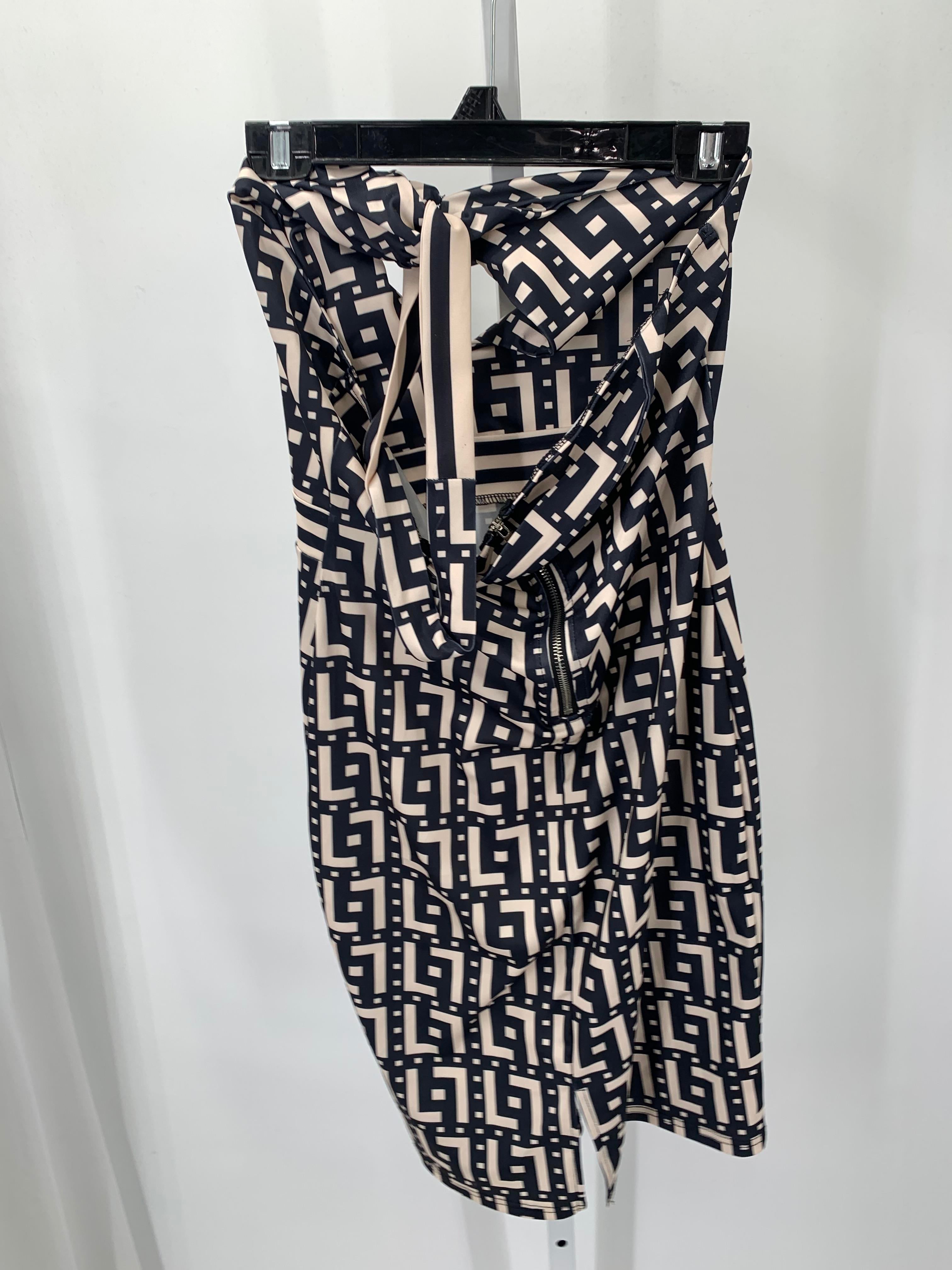 Size Large Misses Sleeveless Dress