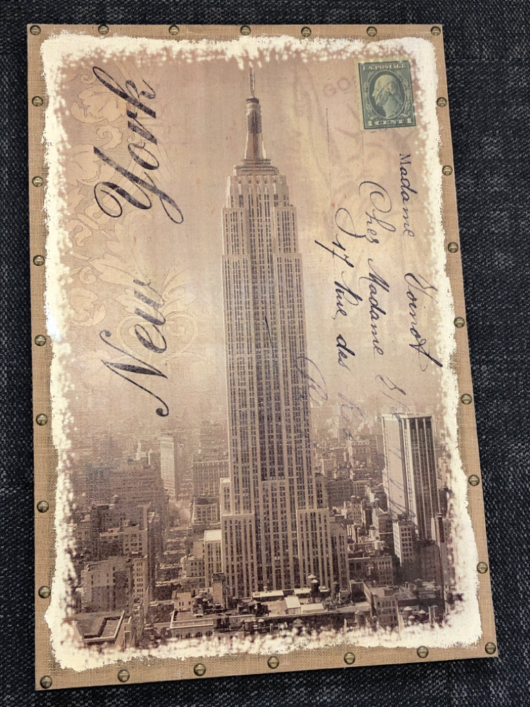 NEW YORK BURLAP POSTCARD WALL HANGING.
