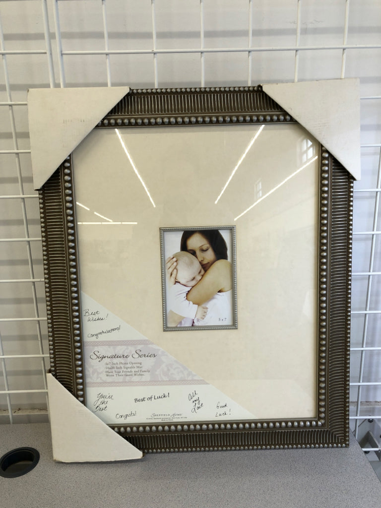 SIGNATURE SERIES SIGNABLE PHOTO FRAME.