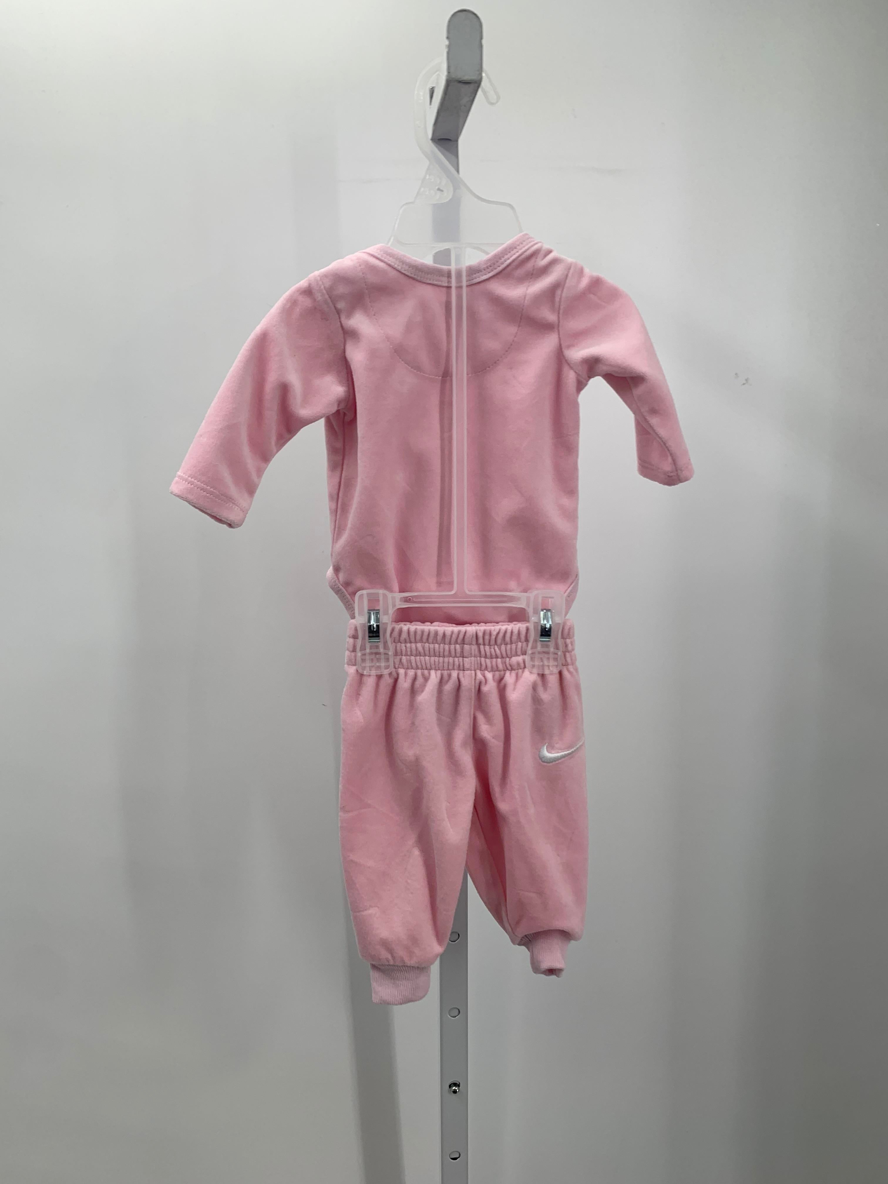 Nike Size Newborn Girls 2 Pieces