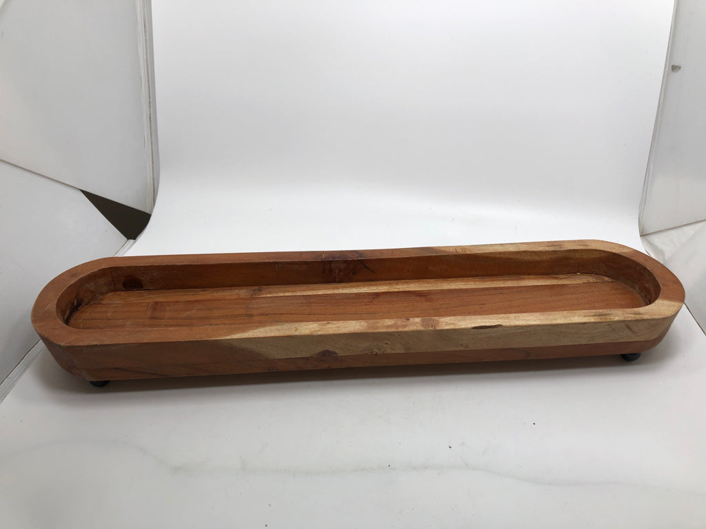 FOOTED WOOD TRAY.