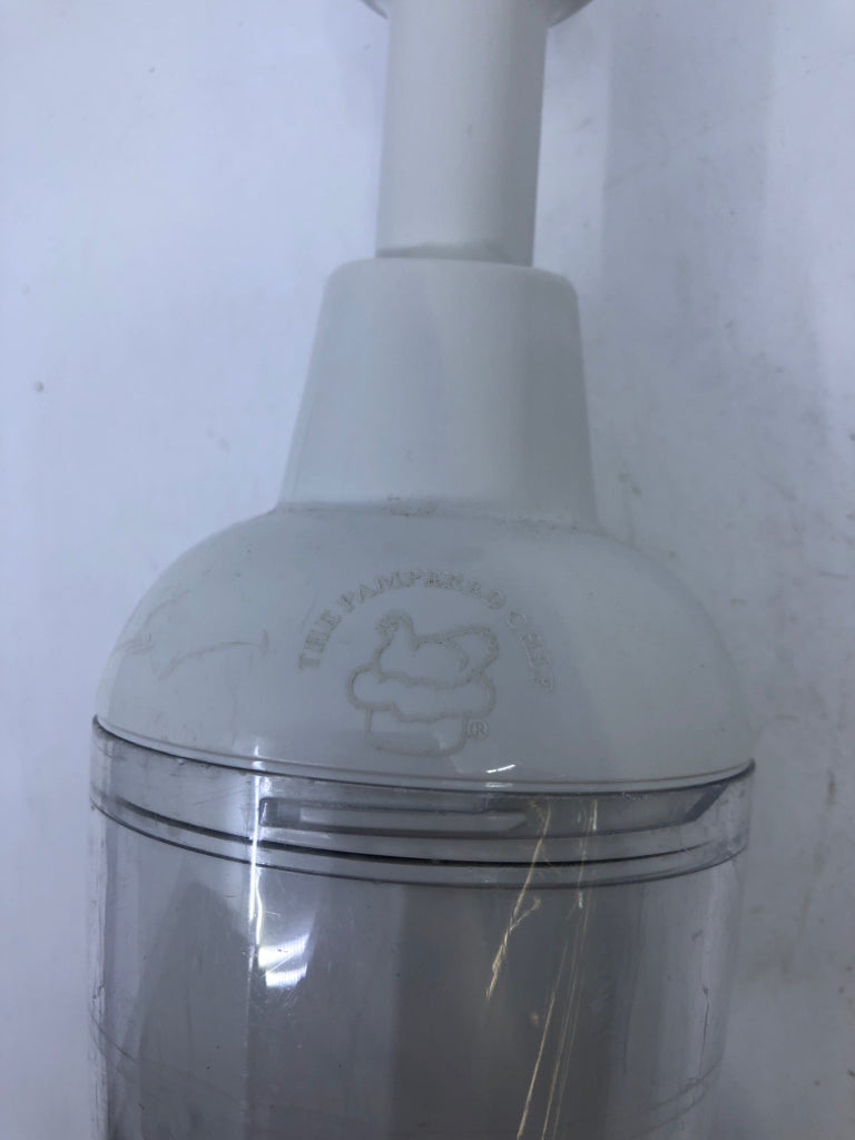 PAMPERED CHEF FOOD CHOPPER.