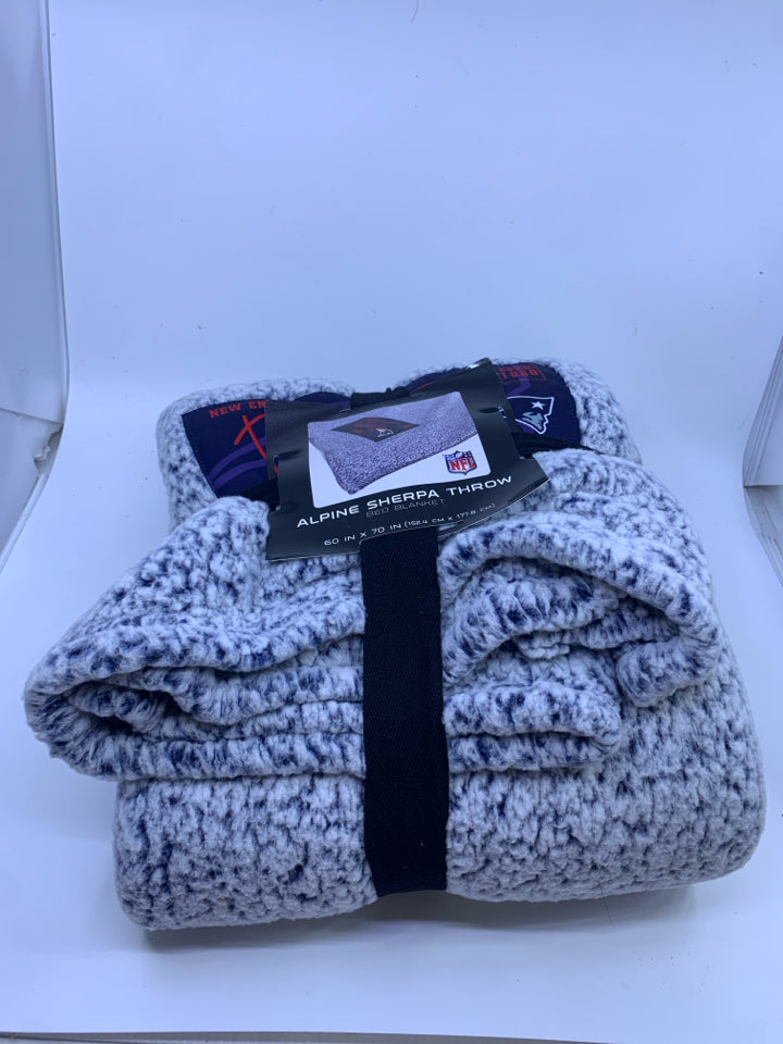 NIP ALPINE SHERPA PATRIOTS THROW.