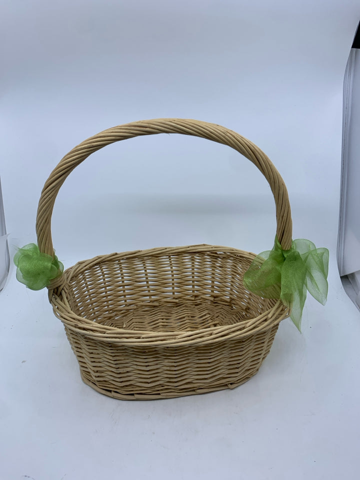 SMALL OVAL BASKET W GREEN RIBBON.