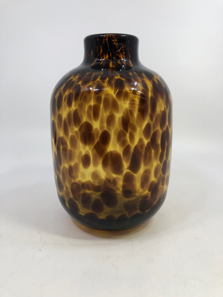 BROWN SPOTTED GLASS VASE W/NARROW TOP.