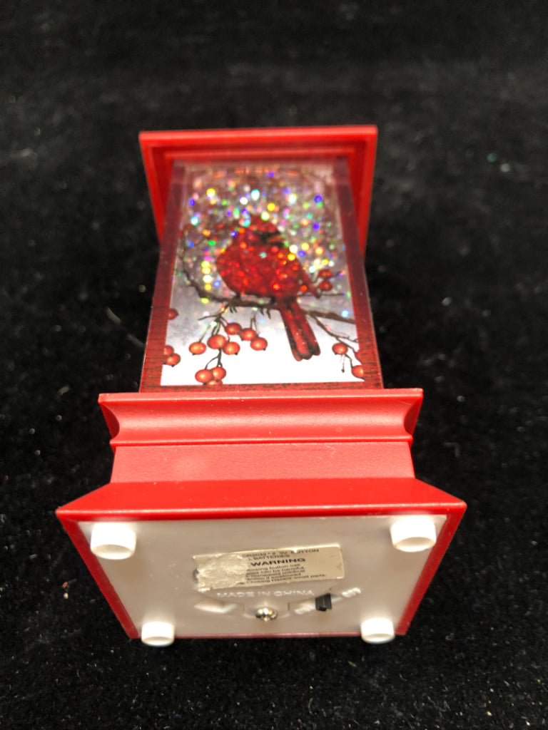 CARDINAL LIGHT UP SNOW GLOBE LANTERN.