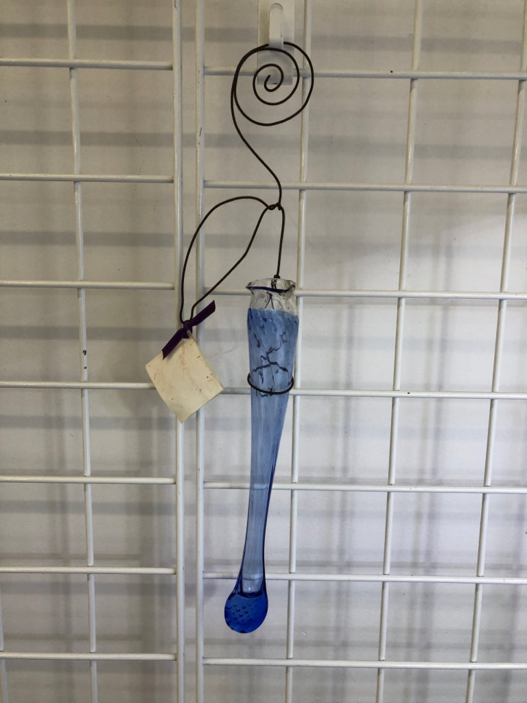BLOWN GLASS BUD VASE WALL HANGING.