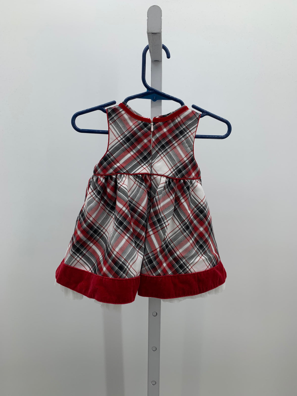 Children's Place Size 0-3 months Girls Sleeveless Dress