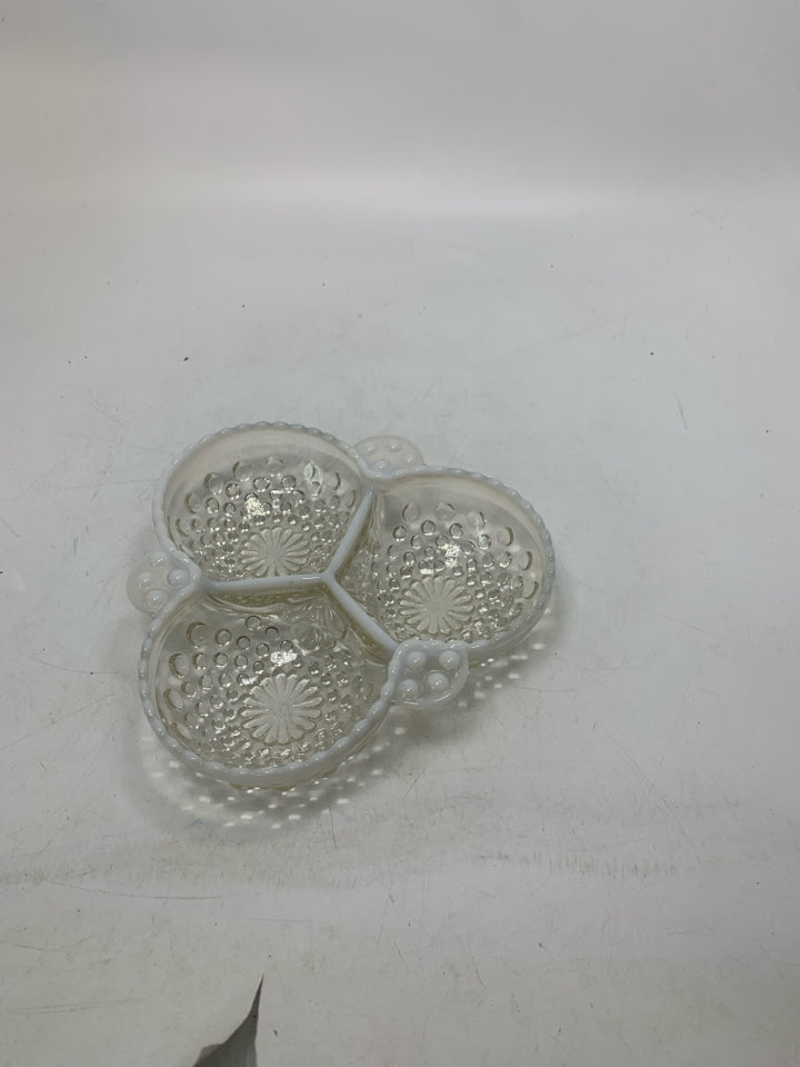 SMALL HOBNAIL DISH W/ WHITE EDGES.