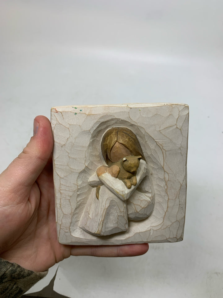 GIRL HOLDING CATE "COMFORT" PLAQUE.