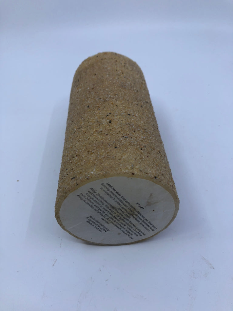 SAND PILLAR CANDLE.