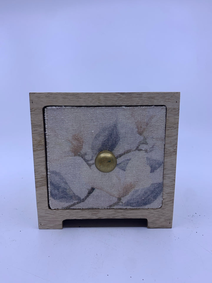 WOODEN DECORATIVE TRINKET BOX.