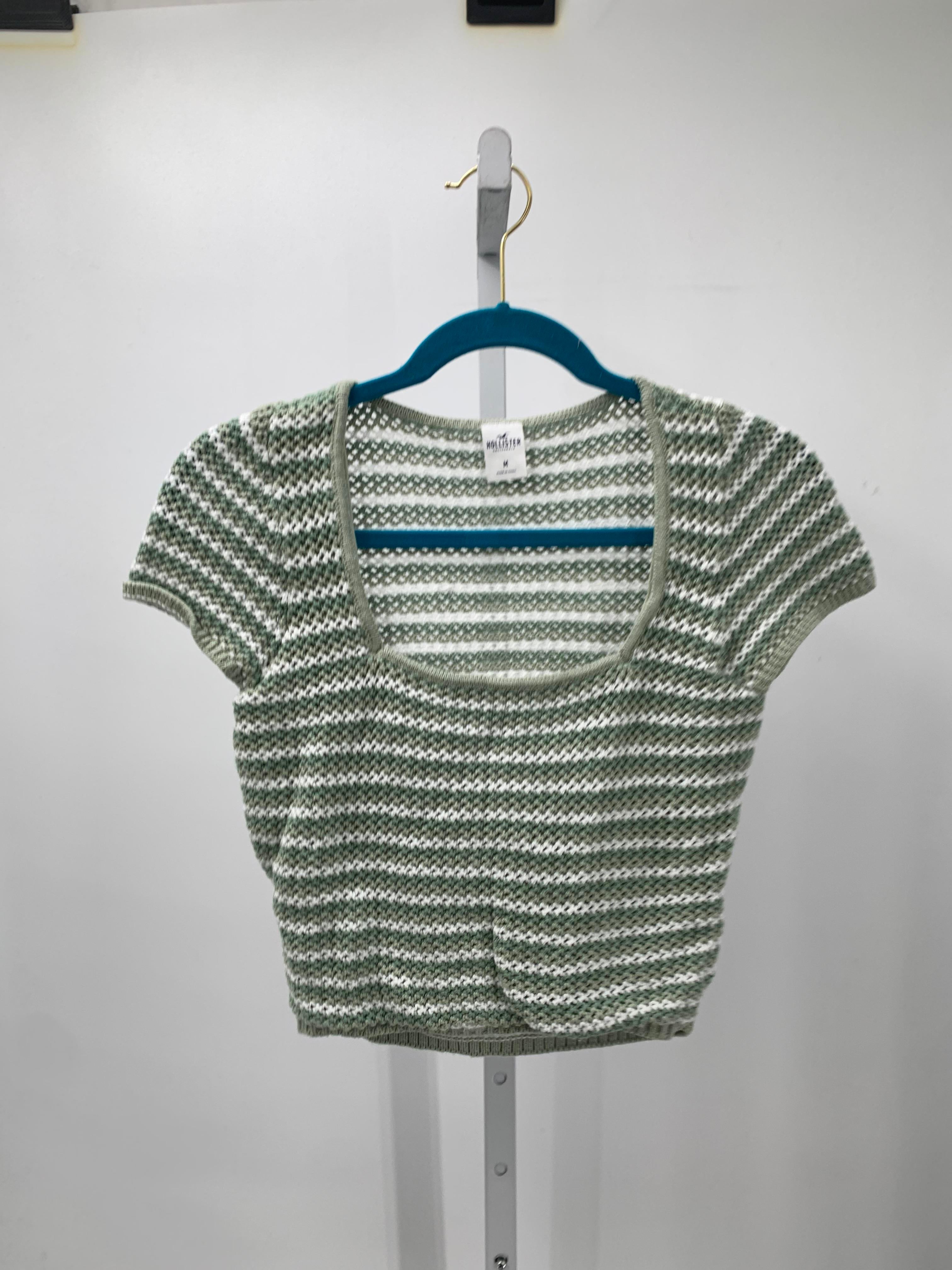 Hollister Size Medium Juniors Short Sleeve Sweater