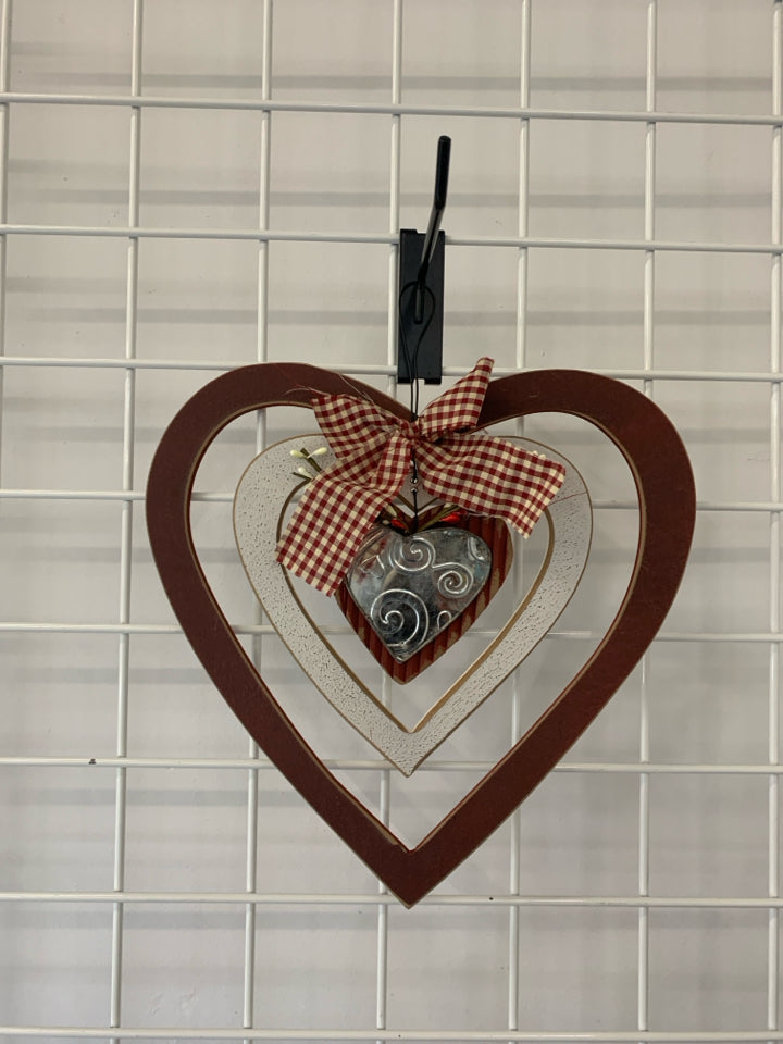 RED PRIMITIVE HEART WALL HANGING.