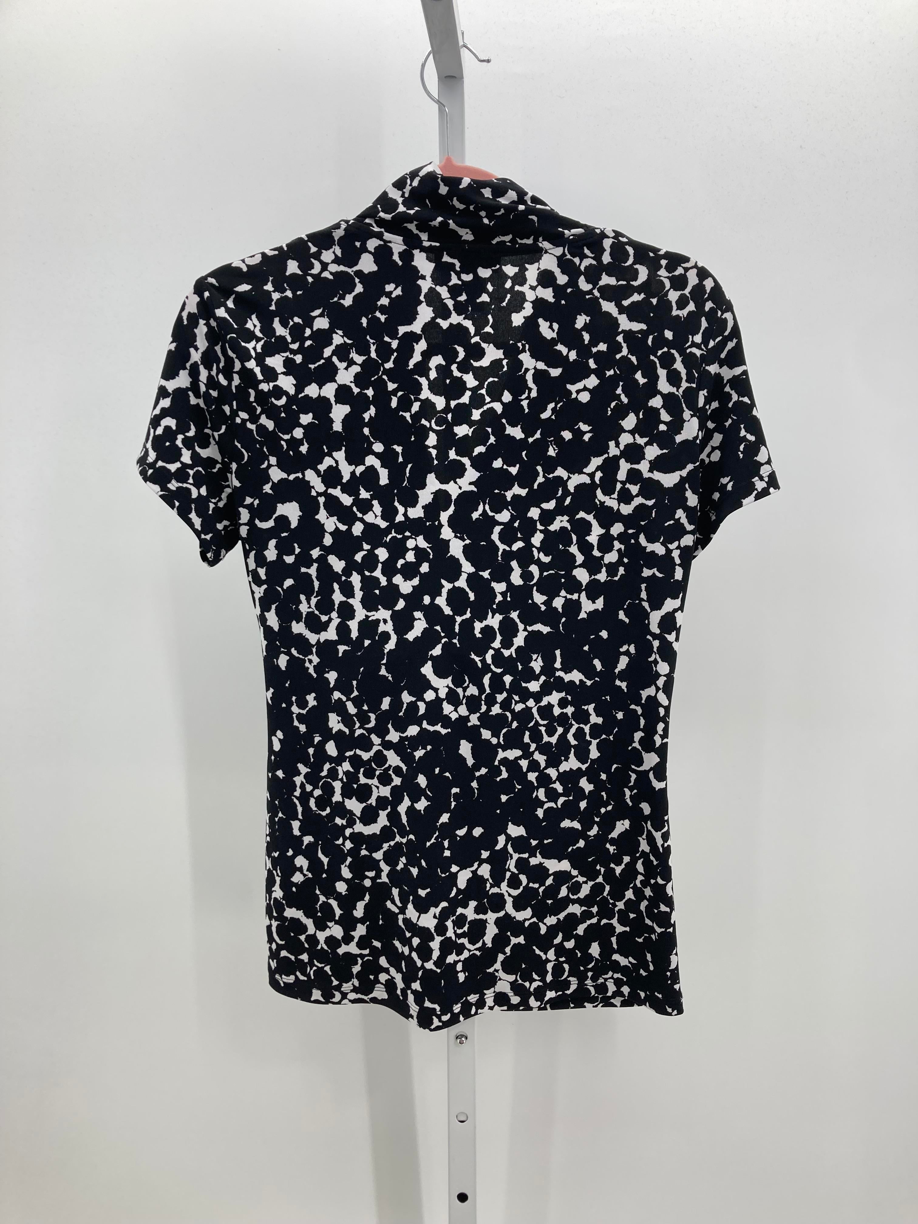 DKNY Size Medium Misses Short Sleeve Shirt