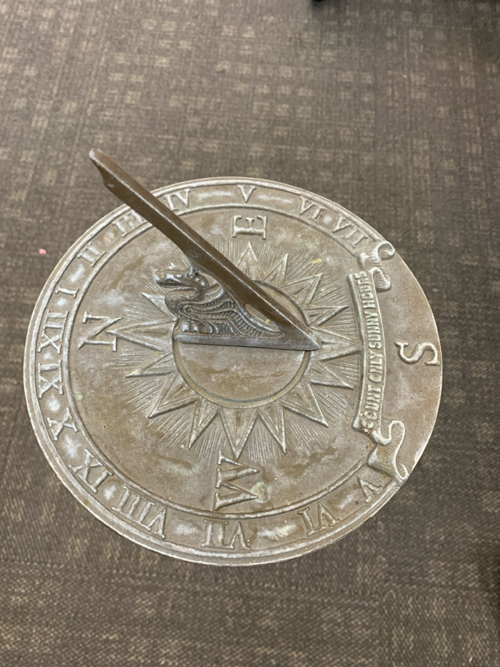 METAL SUNDIAL GARDEN DECOR.