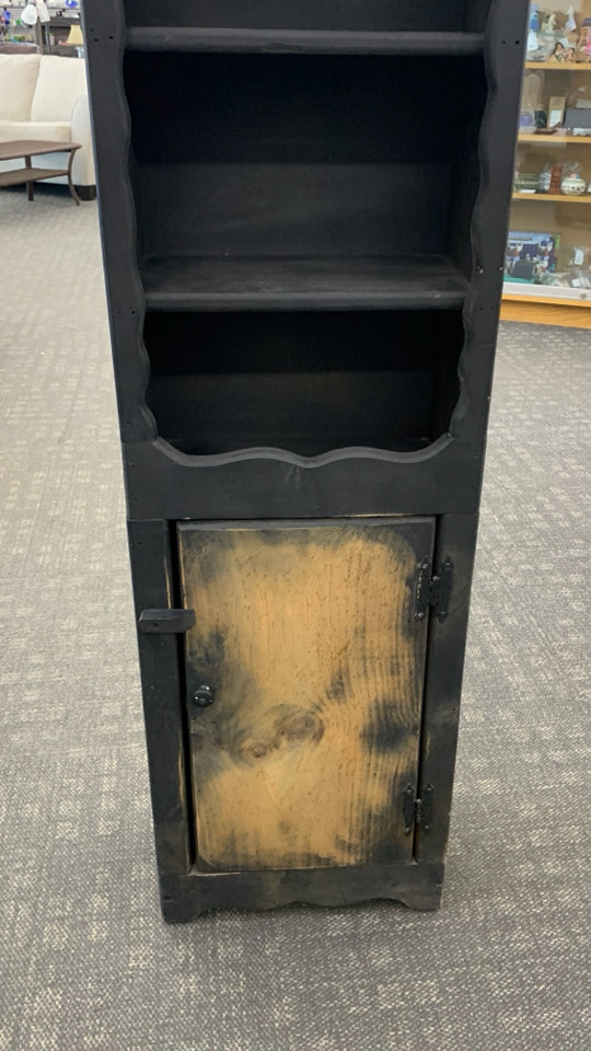 BLACK SHABBY CHIC SHELVING UNIT.